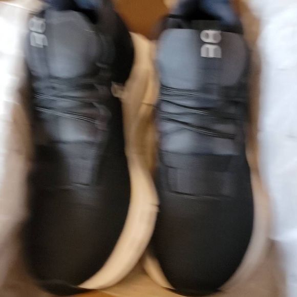 On running WOMEN'S ON CLOUDNOVA, PHANTOM/WHITE, 6 B MEDIUMBox as isNew - Picture 3 of 7